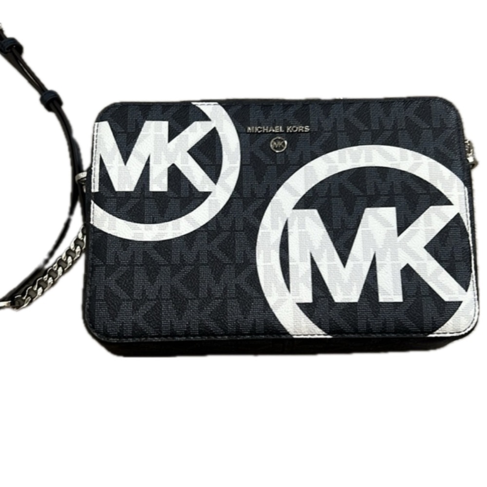 Micheal Kors cross body bag